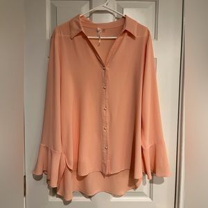 NY Collection womens blouse pretty peach w/ pearl style button & flare sleeves